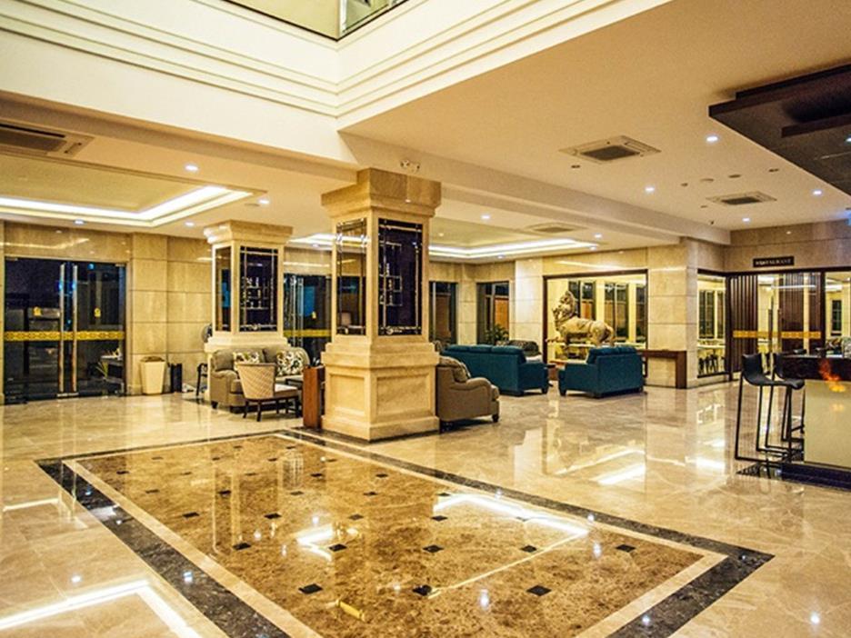 March Hotel Паттайя Экстерьер фото