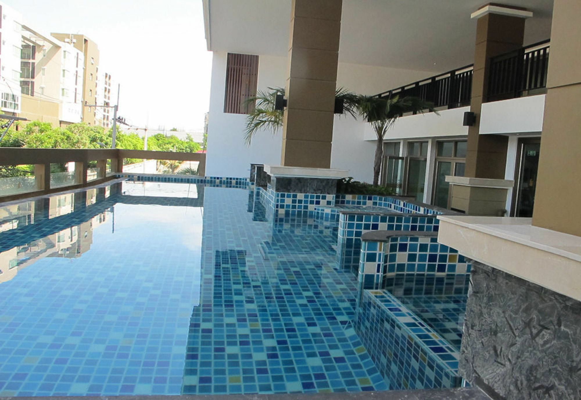 March Hotel Паттайя Экстерьер фото