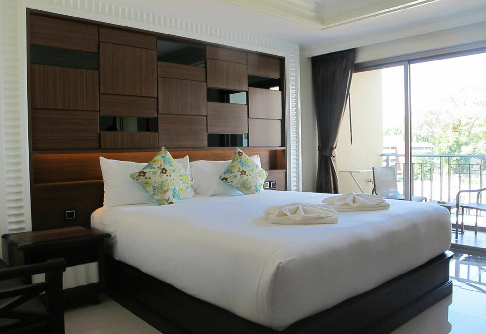 March Hotel Паттайя Экстерьер фото
