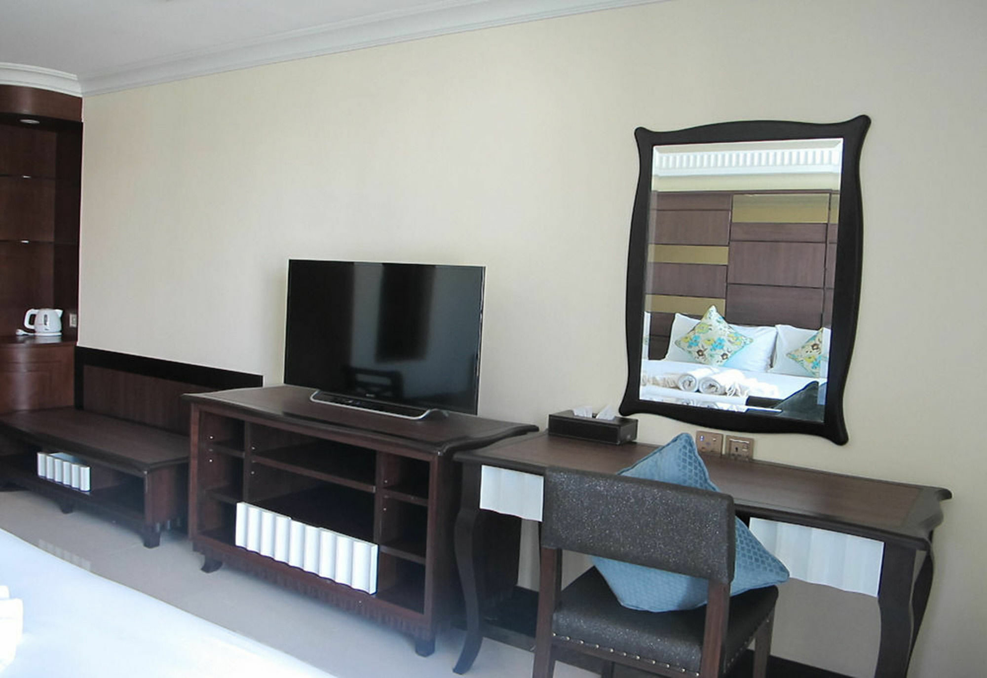 March Hotel Паттайя Экстерьер фото