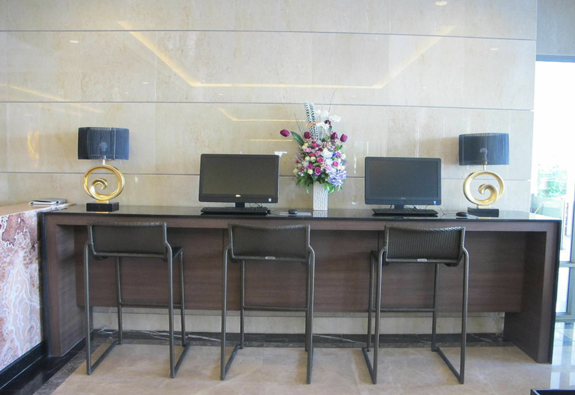March Hotel Паттайя Экстерьер фото