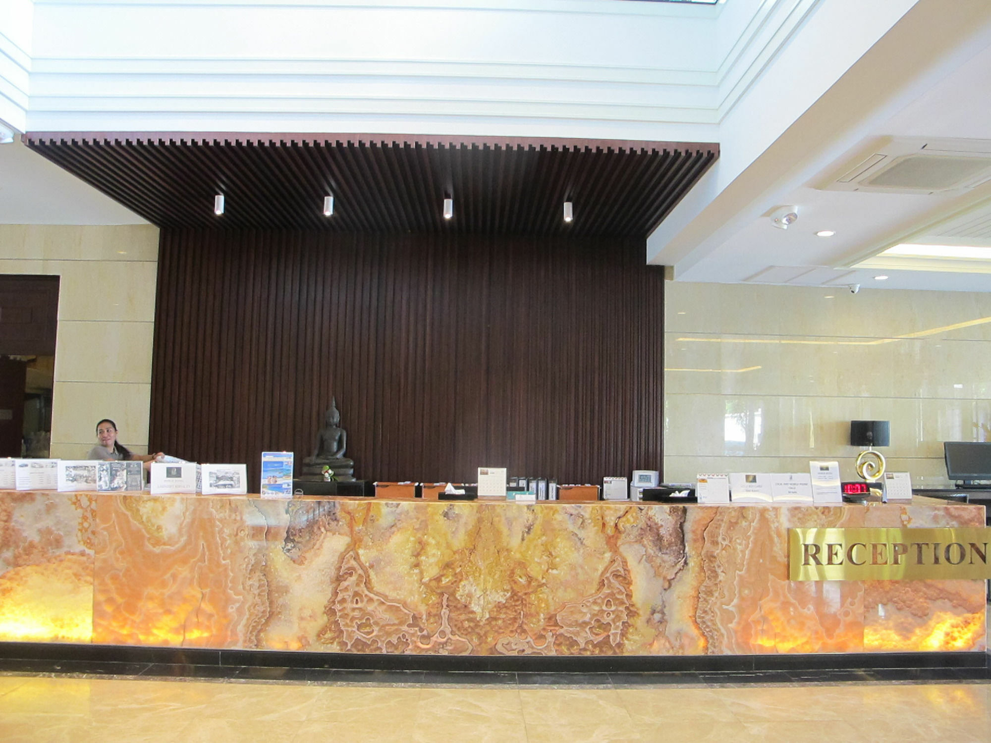 March Hotel Паттайя Экстерьер фото
